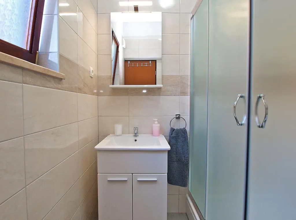 Apartments Drago 589